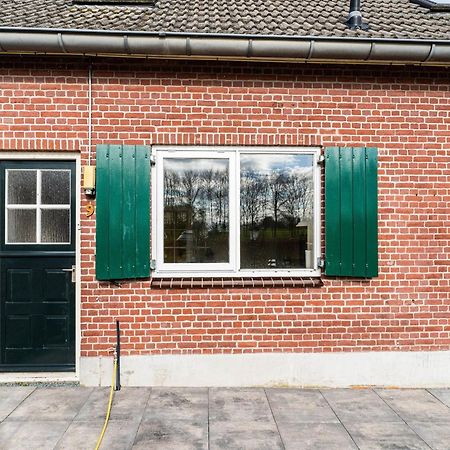 Spacious Farmhouse In Silvolde With Garden Екстер'єр фото
